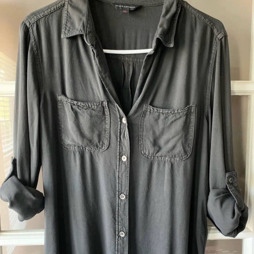 Charcoal Chambray Distressed Button-up Blouse - Picture 5 of 6
